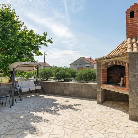 Miruna S Bazenom Appartement