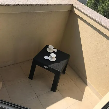 Miruna S Bazenom Donje Rastane